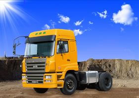 4 × 2 شاحنة جرار